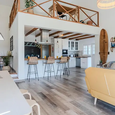 Sunrise - Retreat With Pool By Villa