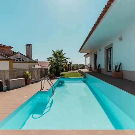 Sunrise - Retreat With Pool By Villa