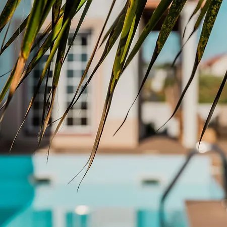 Sunrise - Retreat With Pool By