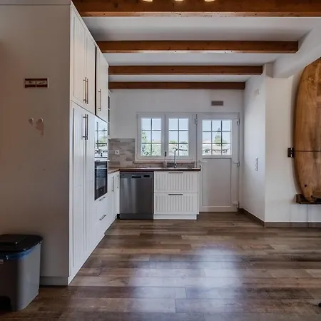 Sunrise - Retreat With Pool By Villa